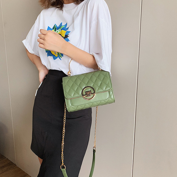 Geanta dama cu maner metalic lung si scurt