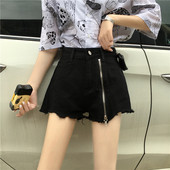 Актуални дамски къси панталони с цип в син и черен цвят