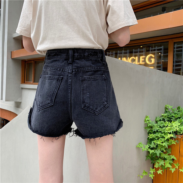 Pantaloni scurți moderni din denim cu talie înaltă și motive rupte în negru și albastru