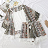 Καλοκαιρινό γυναικείο σύνολο τριών τεμαχίων σε πράσινο και κόκκινο χρώμα