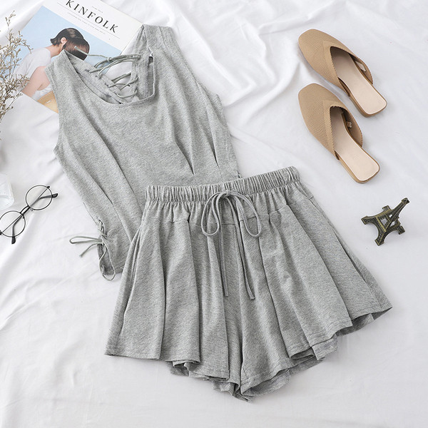 Kétrészes női napi szett fekete és szürke nyakkendővel