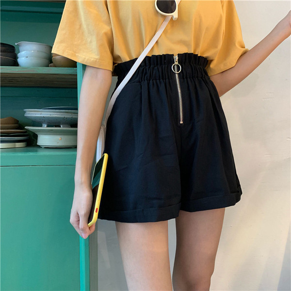 Къси дамски панталони с висока талия и цип в черен и бежов цвят