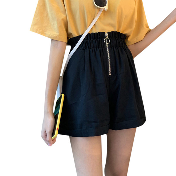 Къси дамски панталони с висока талия и цип в черен и бежов цвят