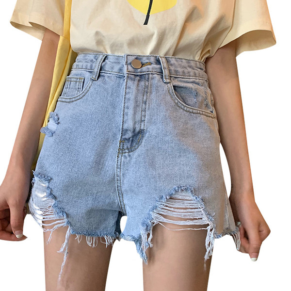 Divatos farmer rövidnadrág szakadt motívumokkal, magas derékkal, világos színben