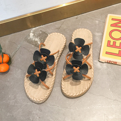 Modern női papucs 3D elemekkel több színben