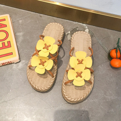 Modern női papucs 3D elemekkel több színben