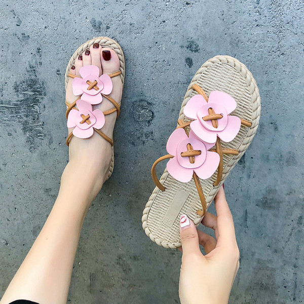 Modern női papucs 3D elemekkel több színben