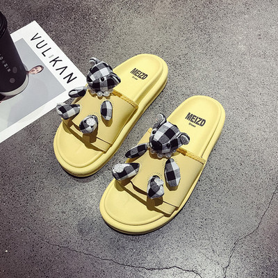 Női alkalmi papucs új modellje 3D dekorációval több színben