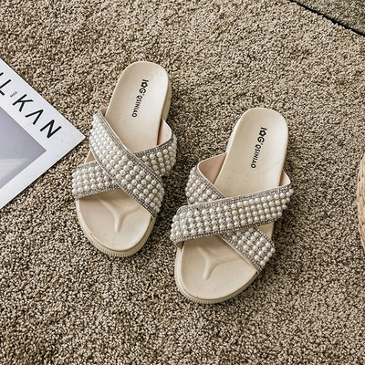 Modern női csehek bézs és sárga gyöngyökkel - két modell