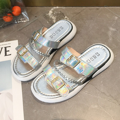 Alkalmi női szandál fém csattal több színben