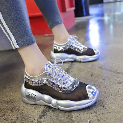 Női nyári tornacipők új modellje flitterekkel, két színben