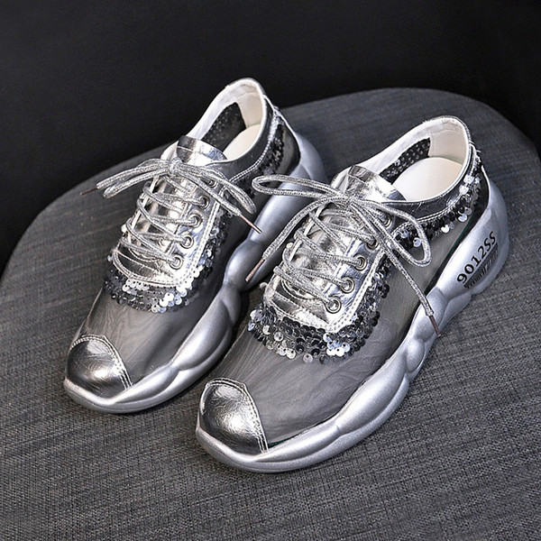 Női nyári tornacipők új modellje flitterekkel, két színben