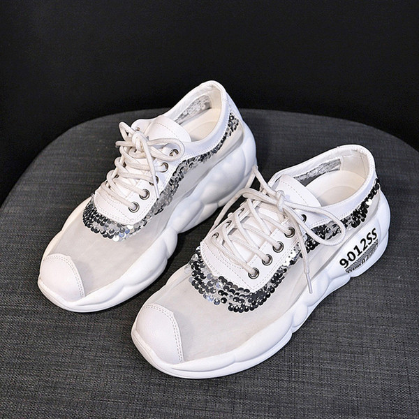 Női nyári tornacipők új modellje flitterekkel, két színben