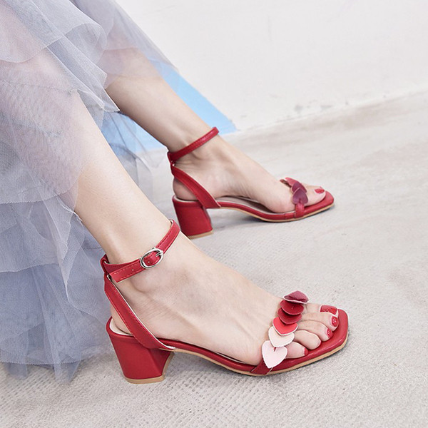 Női szandál vastag sarkú és fűzős két színben
