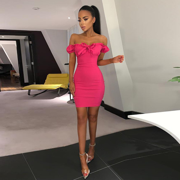 Modern női ruha Karcsúsított ujjú modell több színben