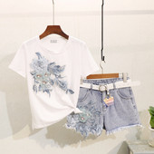 Naprakész női kétrészes szett 3D elemekkel