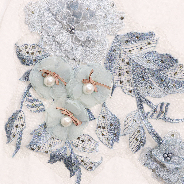 Naprakész női kétrészes szett 3D elemekkel