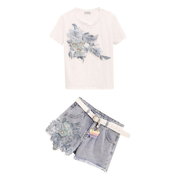 Naprakész női kétrészes szett 3D elemekkel