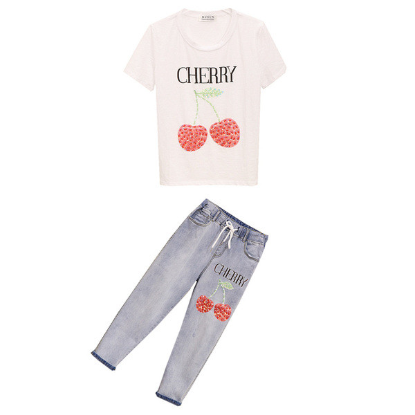 Modern női szett két részből, rátéttel és flitterekkel