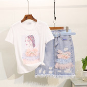 Set de damă de ultimă generație, care include un tricou și o fustă din denim în mai multe culori