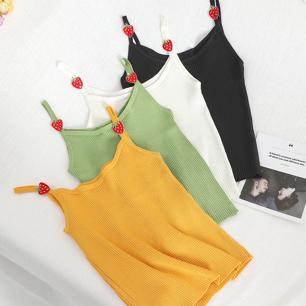 Vékony pántokkal, több színben díszített női lezser felső