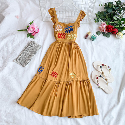 Hosszú női ruha több színben hímzéssel