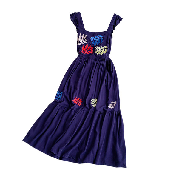 Hosszú női ruha több színben hímzéssel