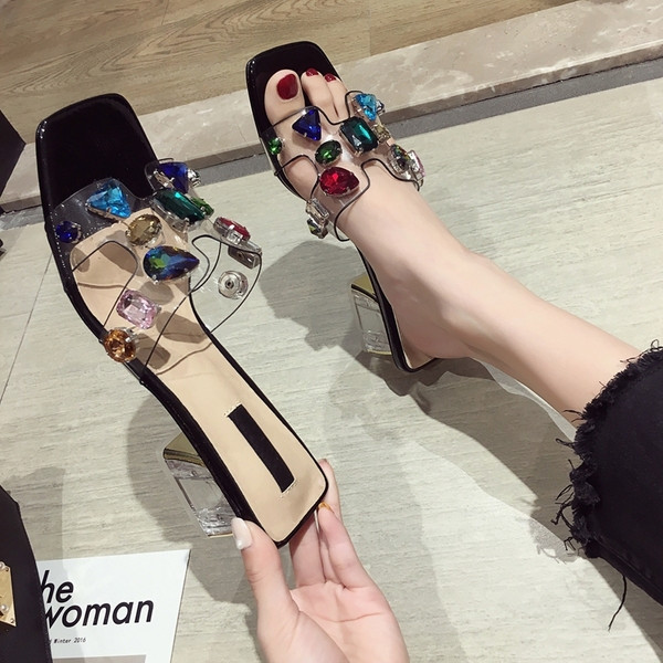 Papuci de dama actuali in doua culori cu pietre decorative colorate