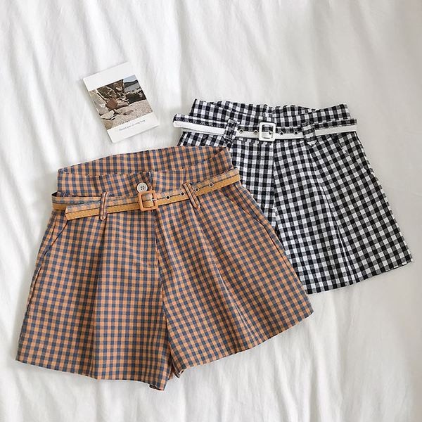 Női kockás rövidnadrág övvel, négy színben