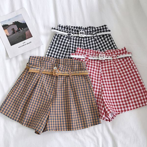 Női kockás rövidnadrág övvel, négy színben