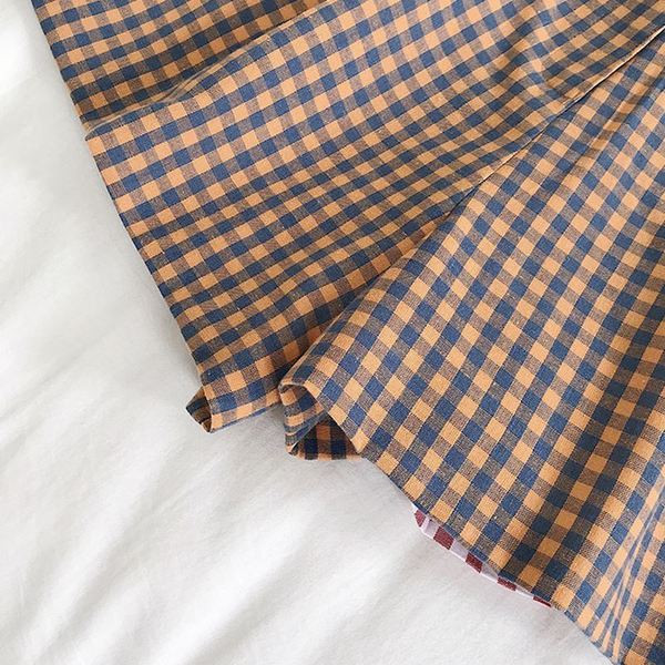 Női kockás rövidnadrág övvel, négy színben