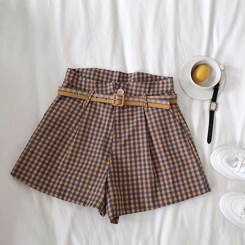 Női kockás rövidnadrág övvel, négy színben