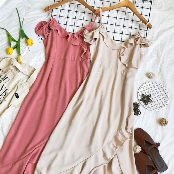 Modern ruha pántokkal több színben