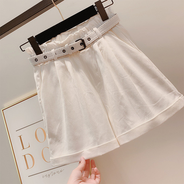 Női magas derekú rövidnadrág övvel több színben