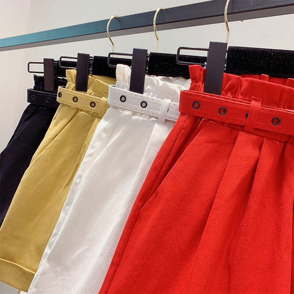 Női magas derekú rövidnadrág övvel több színben