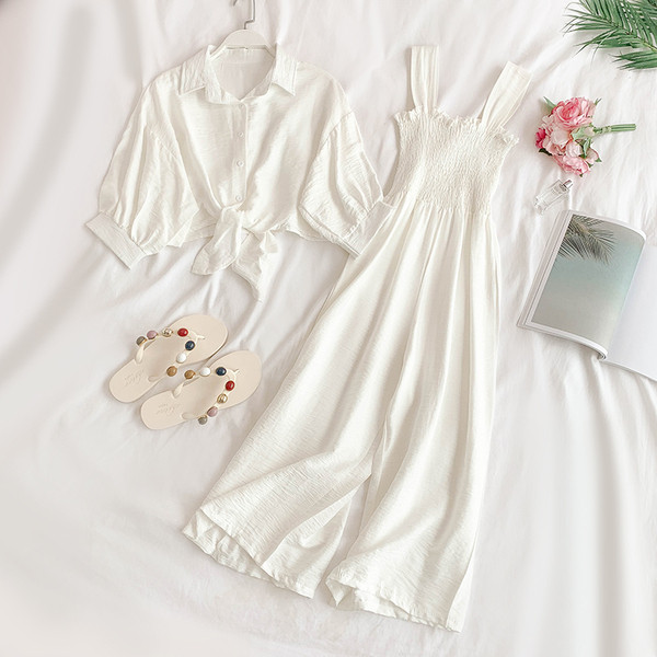 Setul actual pentru femei din două părți în negru, alb și albastru