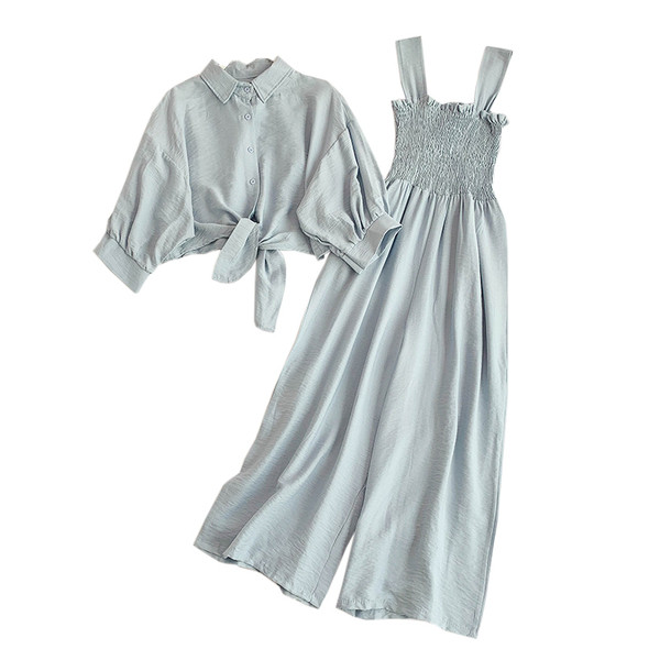 Setul actual pentru femei din două părți în negru, alb și albastru