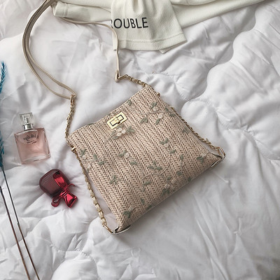 Geanta de dama moderna cu maner lung si broderie florala in doua culori