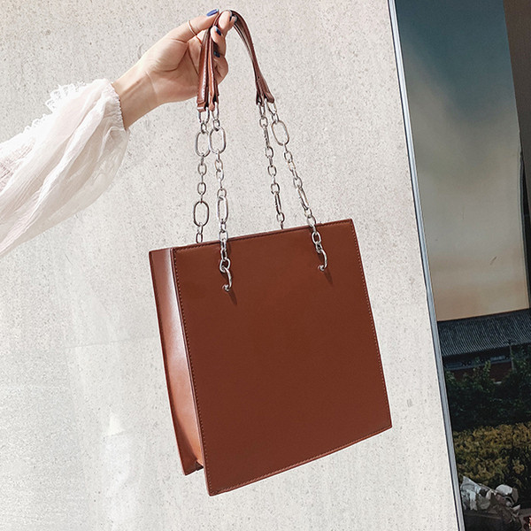 Eko bőrből készült stílusos női táska lánccal, három színben