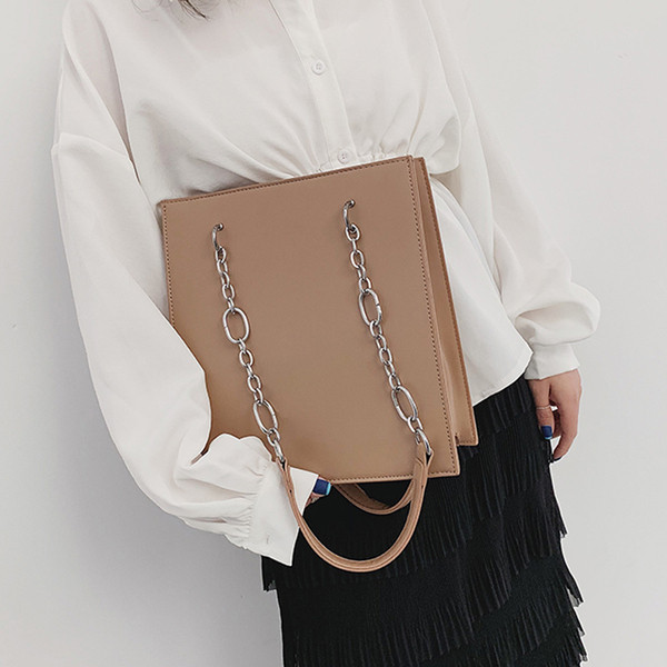 Eko bőrből készült stílusos női táska lánccal, három színben