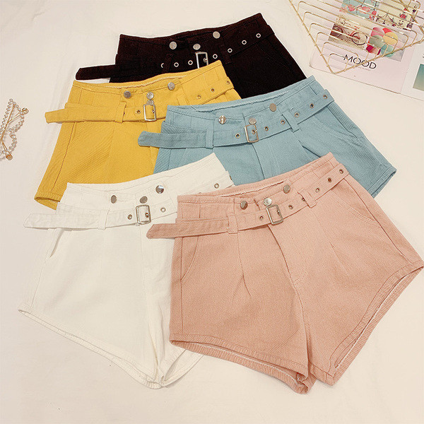 Дамски къси панталони в няколко цвята и колан