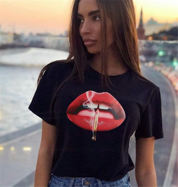 Női alkalmi póló fekete-fehér mintával