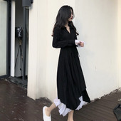 Lezser stílusos női ruha fekete színben