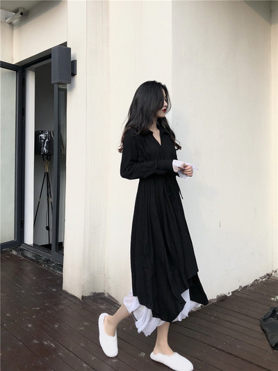 Lezser stílusos női ruha fekete színben