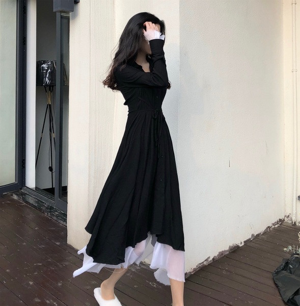 Lezser stílusos női ruha fekete színben