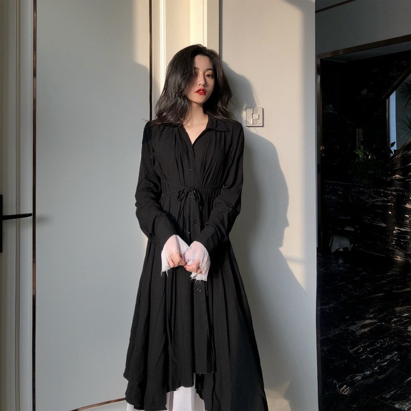 Lezser stílusos női ruha fekete színben