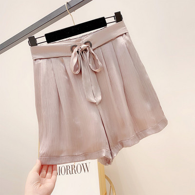 Rakott női rövidnadrág nyakkendő elemmel