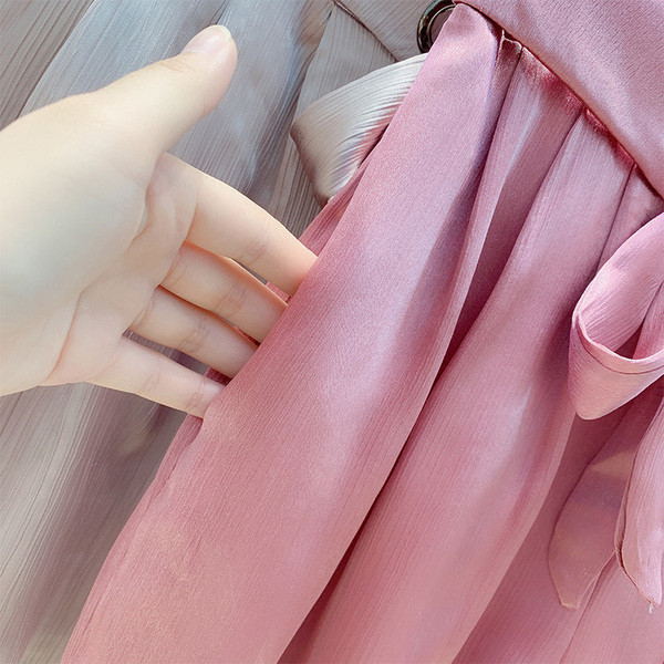 Rakott női rövidnadrág nyakkendő elemmel