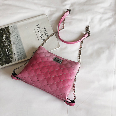 Alkalmi női táska fém rögzítéssel több színben