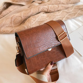 Öko bőrből készült modern női táska széles füllel, többféle színben